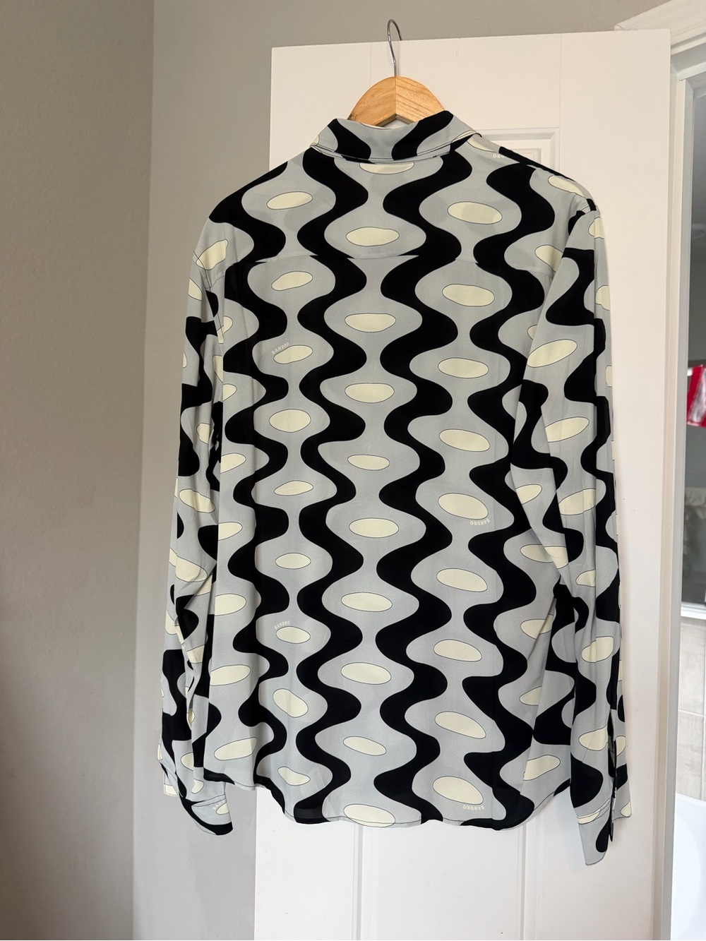 Sandro Black, Gray & Cream Wave-Print Button-Down Shirt S - Picture 5 of 11